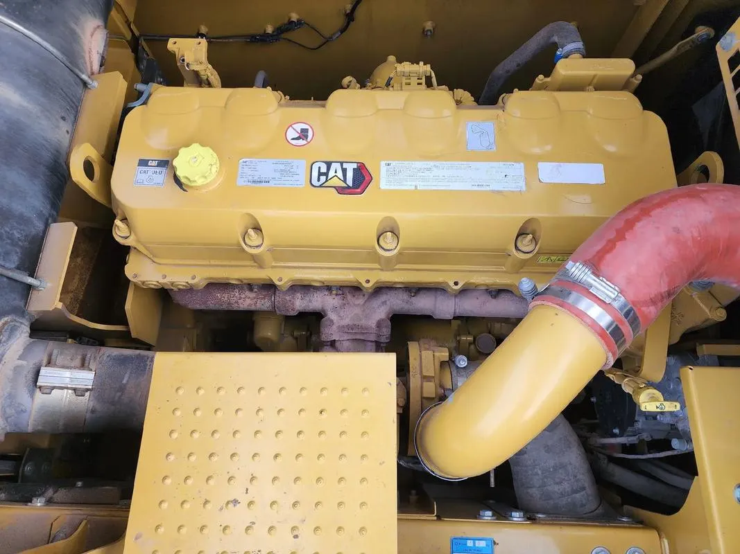 الحفارة الكبيرة المستعملة CAT 3524