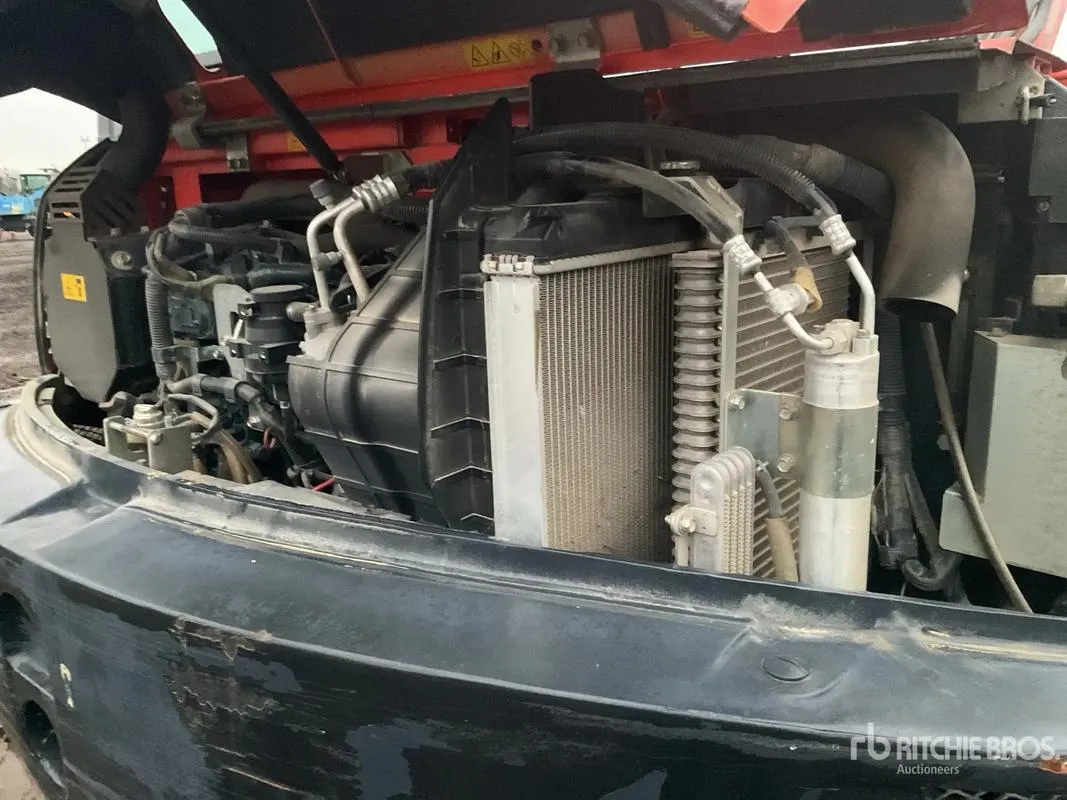 الحفارة الصغيرة المستعملة KUBOTA KX080-55
