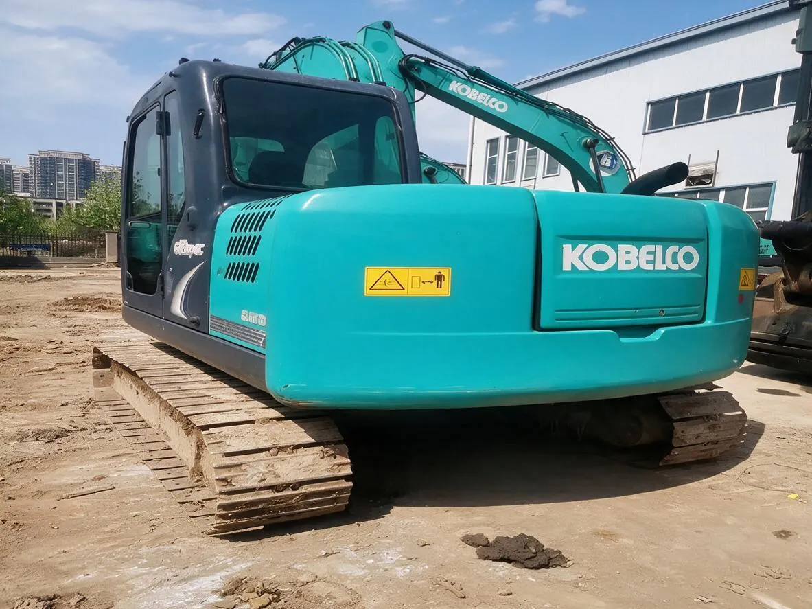 الحفارة الصغيرة المستعملة KOBELCO SK75-80