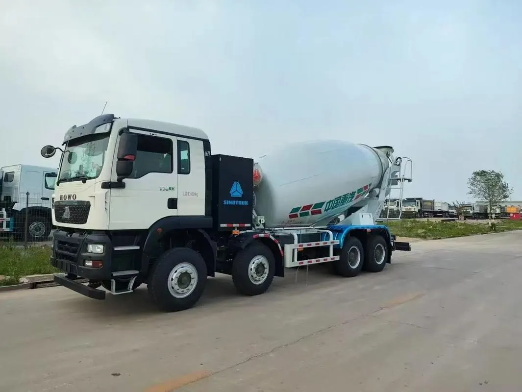 خلاط شاحنة HOWO 12 متر مكعب مستعمل0