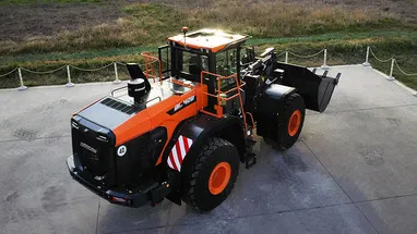 لودر Develon SD300 مستعمل2