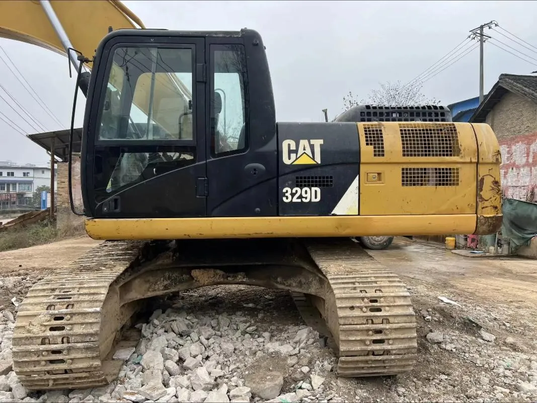 تستخدم الحفارة المتوسطة CAT 329D20