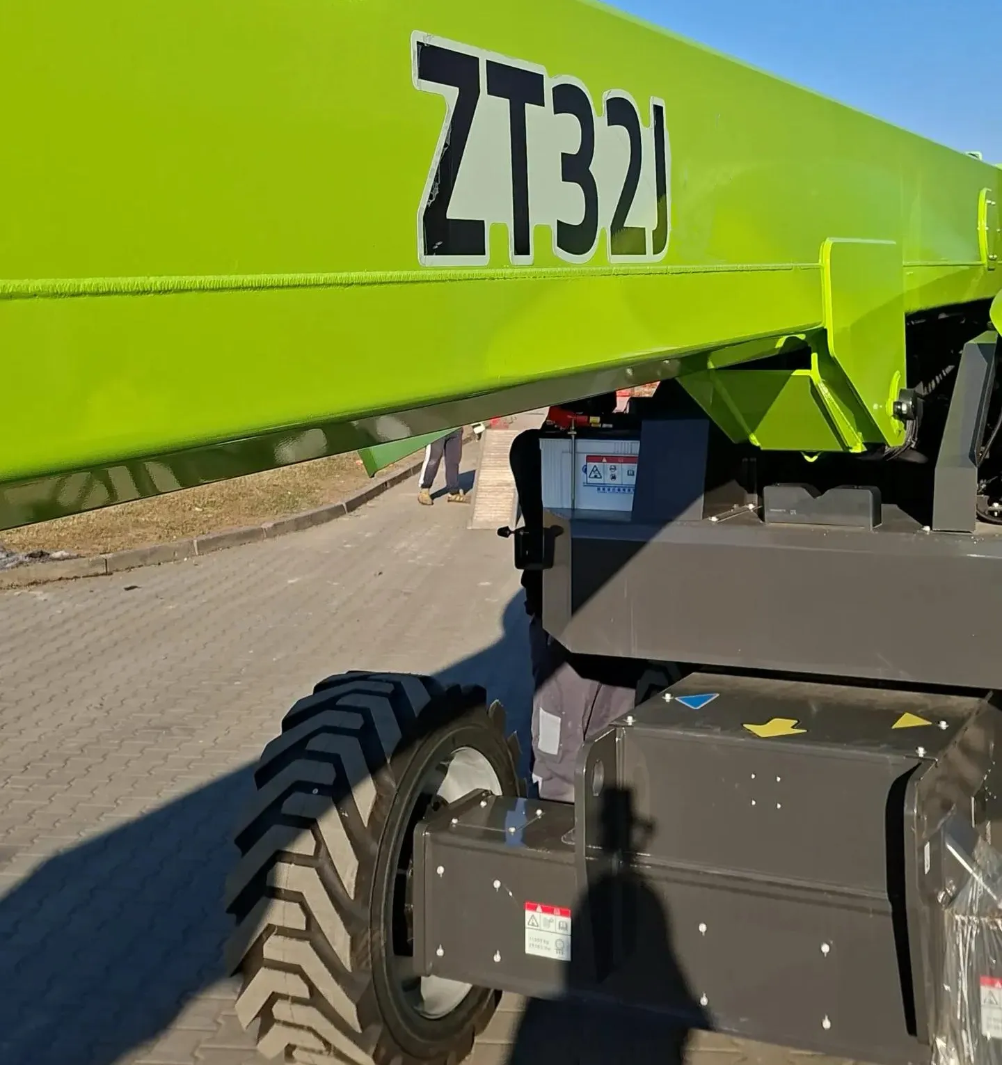 رافعة ذراع تلسكوبية مستعملة ZOOMLION ZT32J2