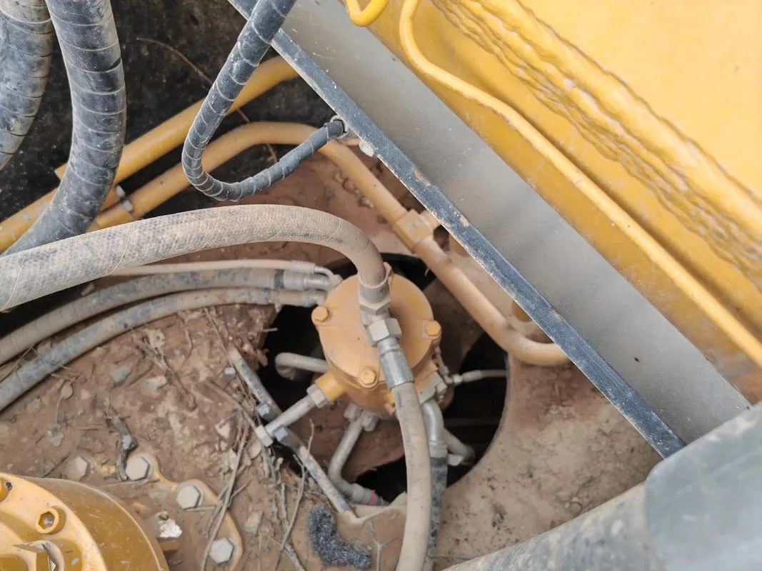 الحفارة المتوسطة المستعملة SANY SY245H2