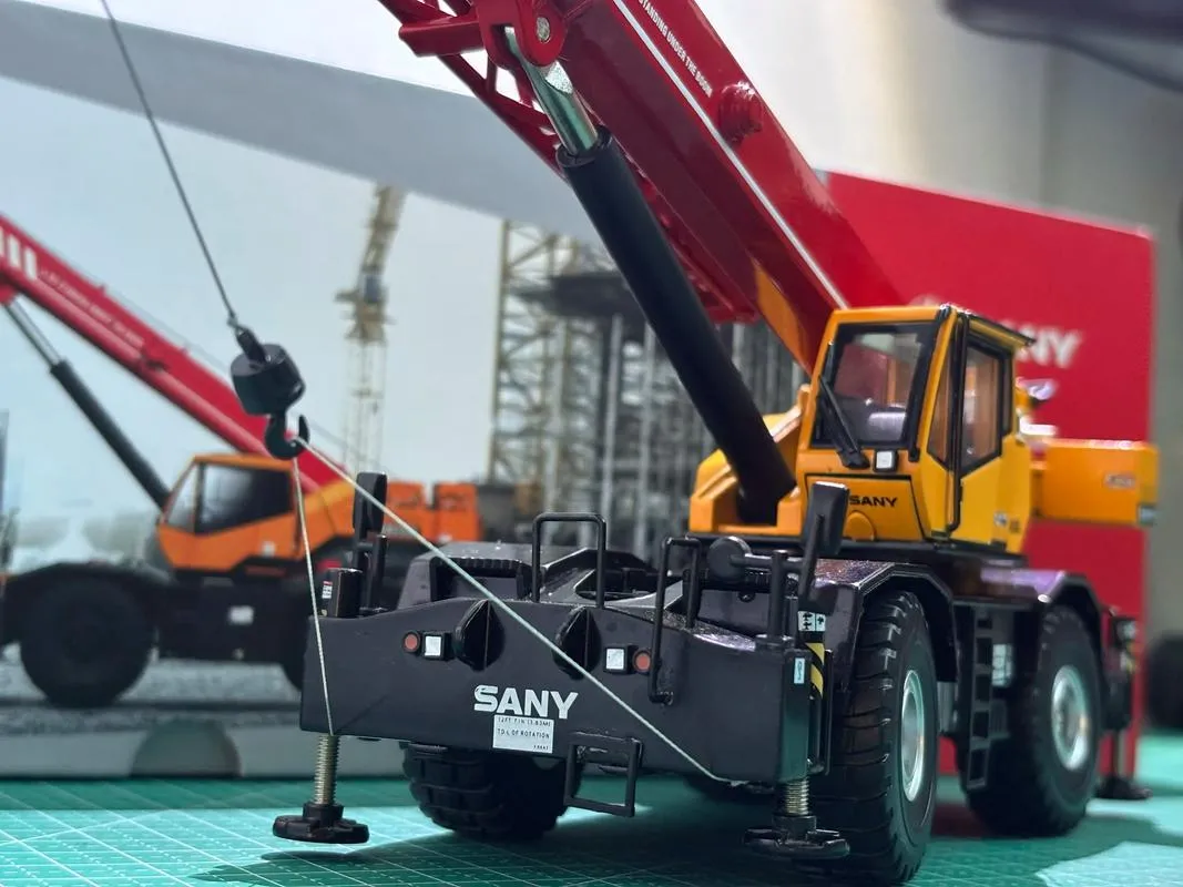 رافعة للطرق الوعرة مستعملة SANY SRC400C12