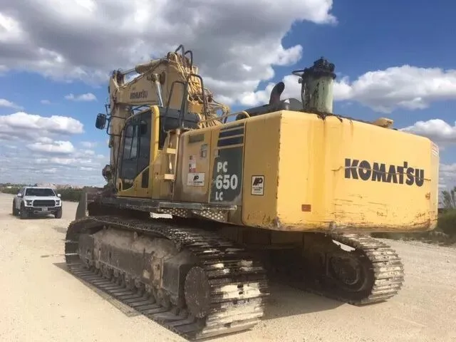 تستخدم KOMATSU PC650LC-8 حفارة كبيرة3