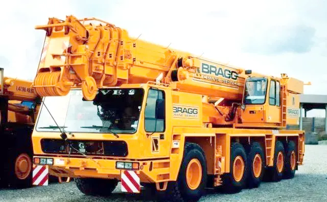 رافعة مثبتة على شاحنة مستعملة Grove GMK5180-11