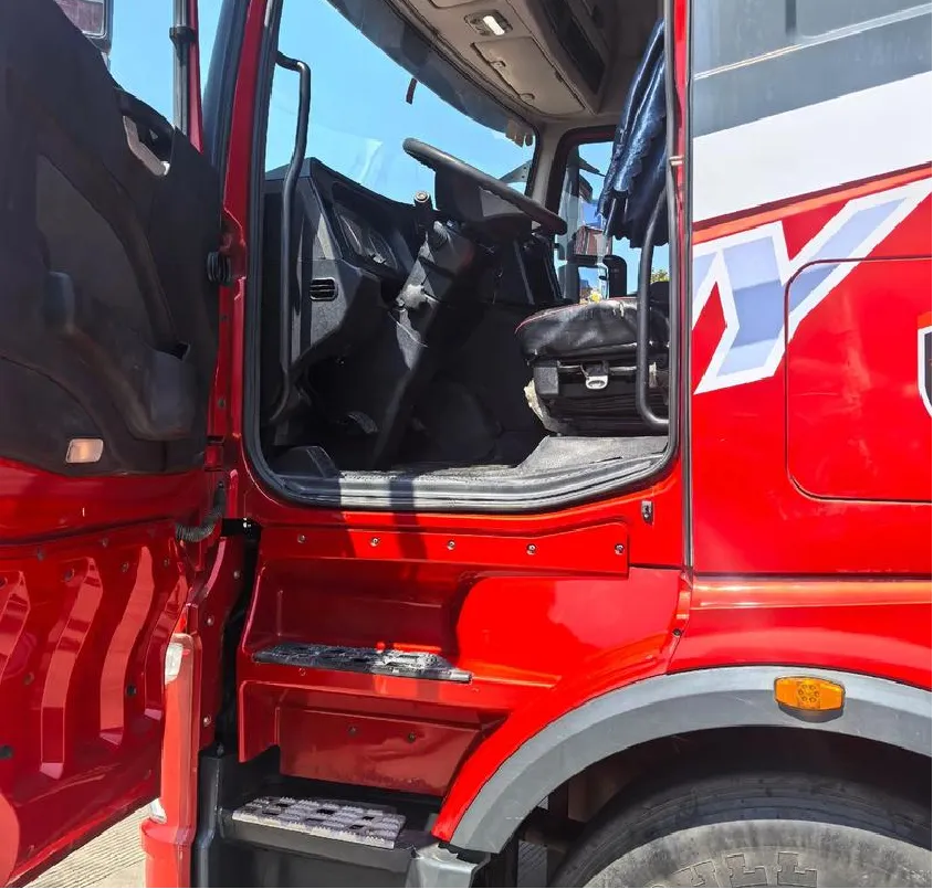 جرار نصف مقطورة SANY D525ASE-80 مستعمل1