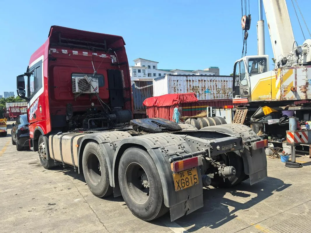 جرار نصف مقطورة SANY D525ASE-80 مستعمل