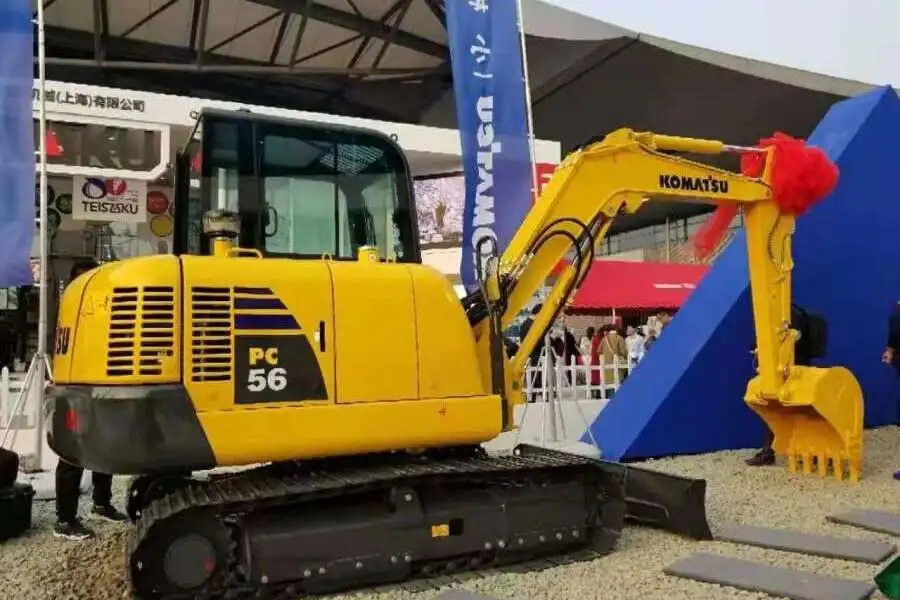 حفارة صغيرة مستعملة KOMATSU PC56-73
