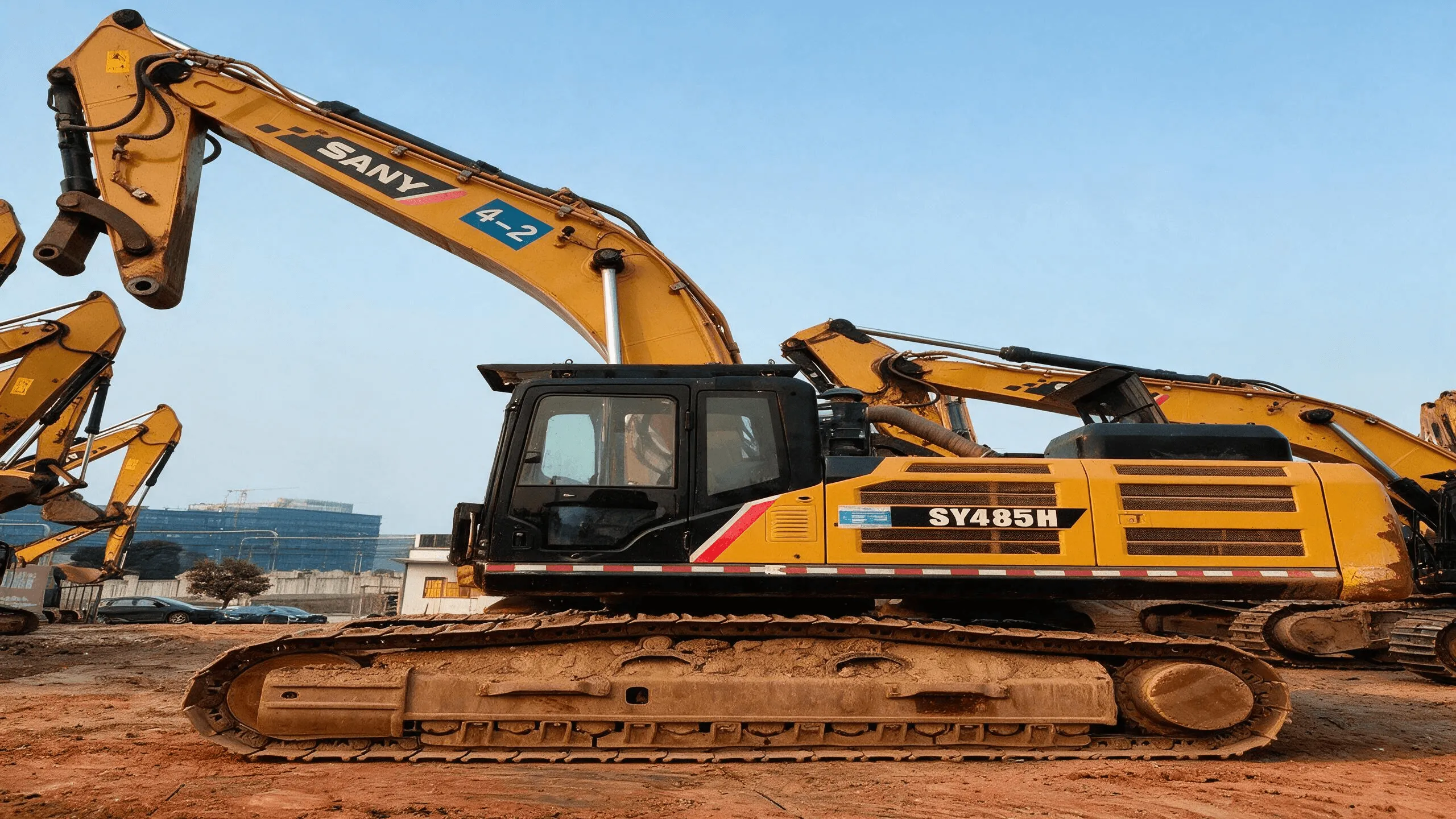 تستخدم حفارة كبيرة SANY SY485H-S