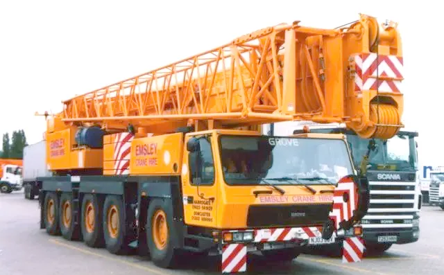 رافعة مثبتة على شاحنة مستعملة Grove GMK5180-10