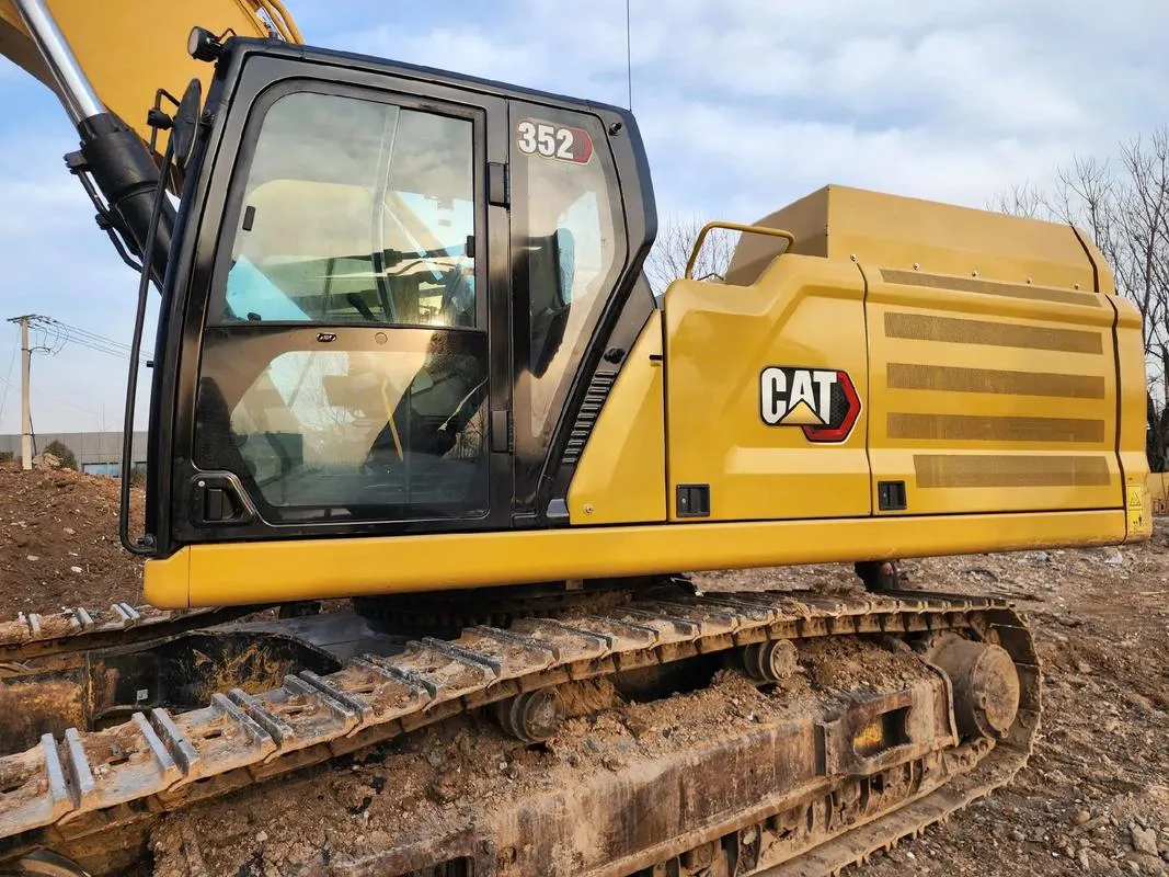 الحفارة الكبيرة المستخدمة CAT 3520