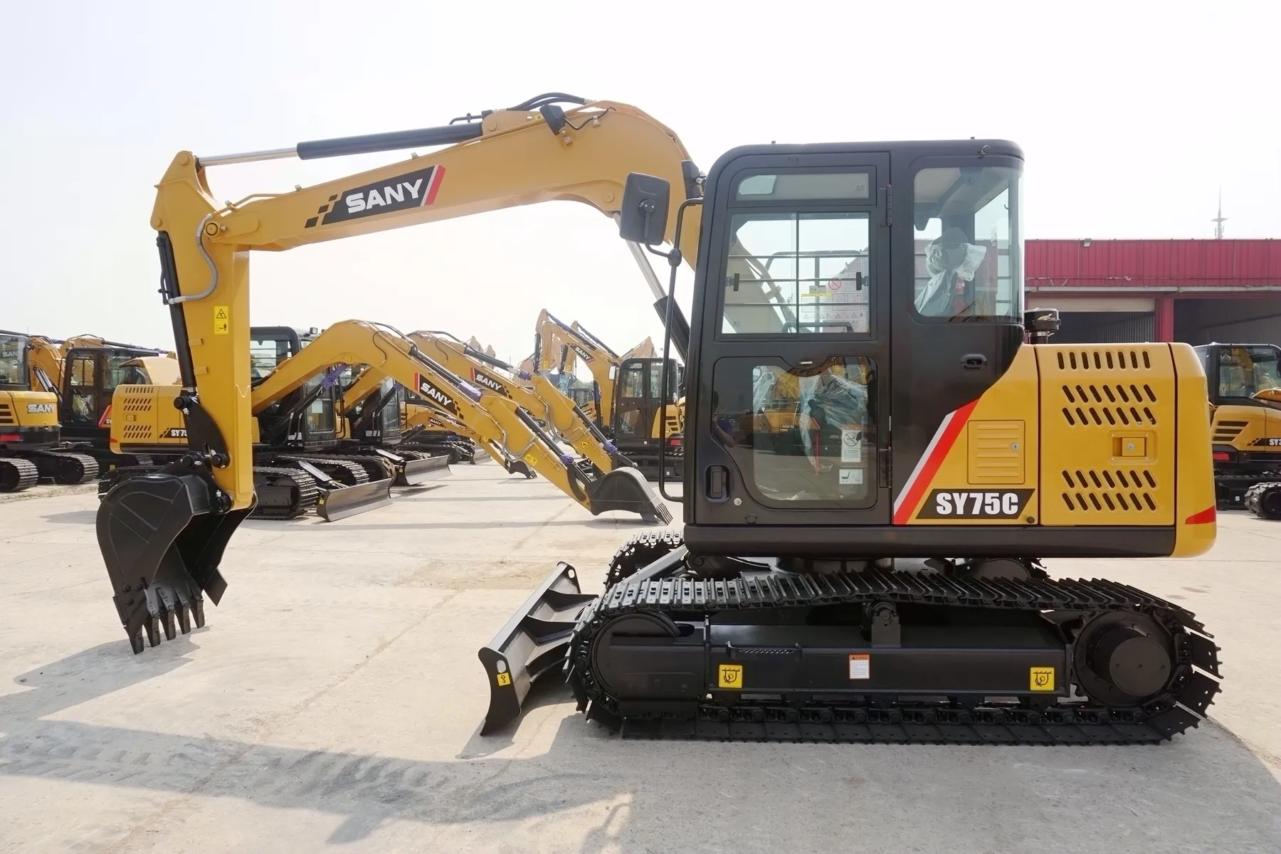 حفارة صغيرة مستعملة SANY SY75C