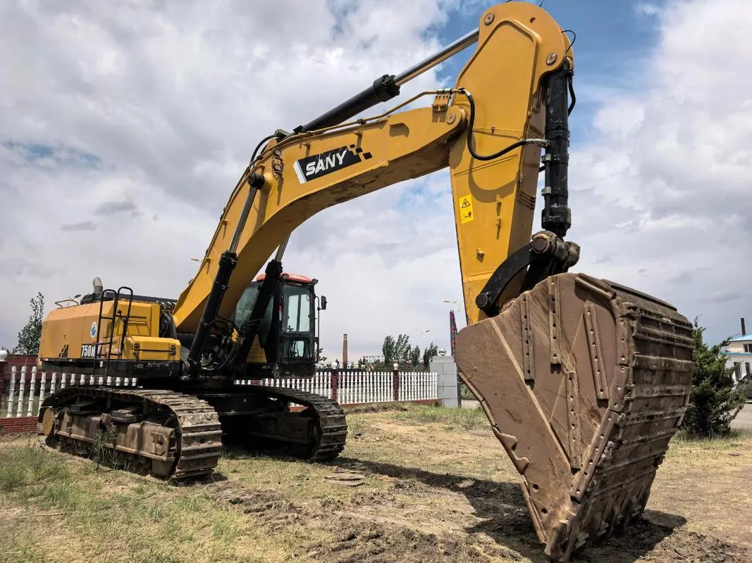 الحفارة الكبيرة المستعملة SANY SY750H2