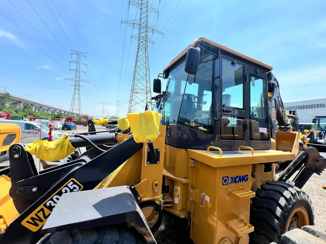 لودر حفار XCMG WZ30-25 مستعمل