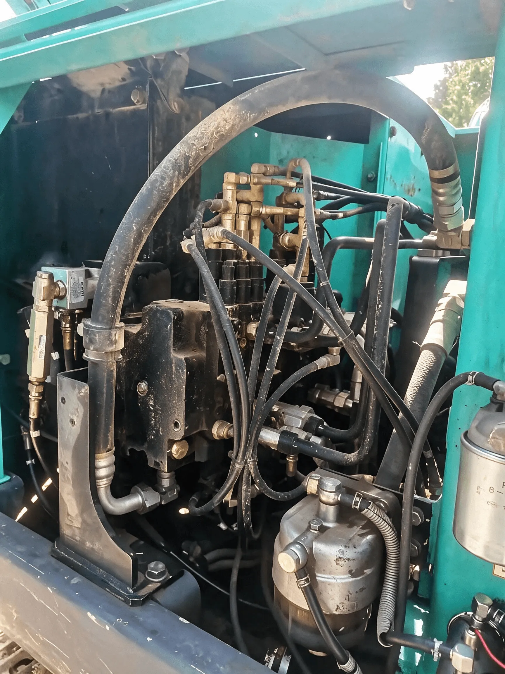 الحفارة الصغيرة المستعملة KOBELCO SK75-84
