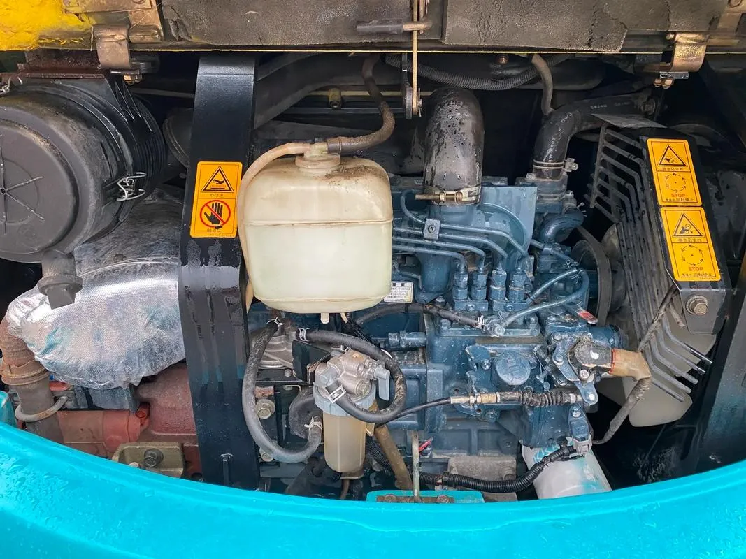 الحفارة الصغيرة المستعملة KUBOTA KX040-42