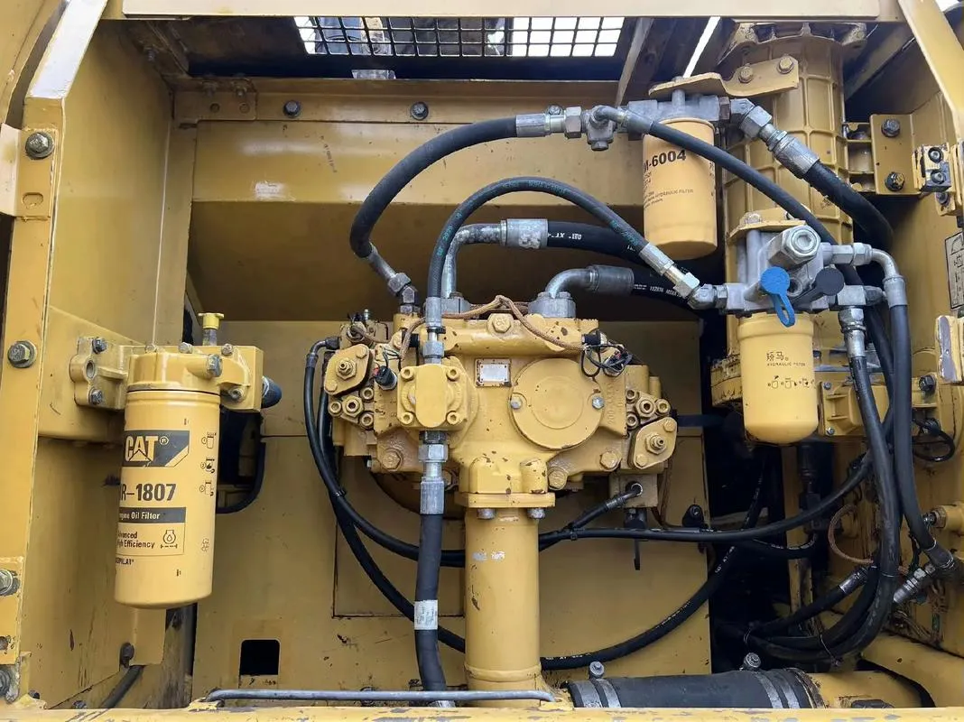 الحفارة المتوسطة المستعملة CAT 329D21
