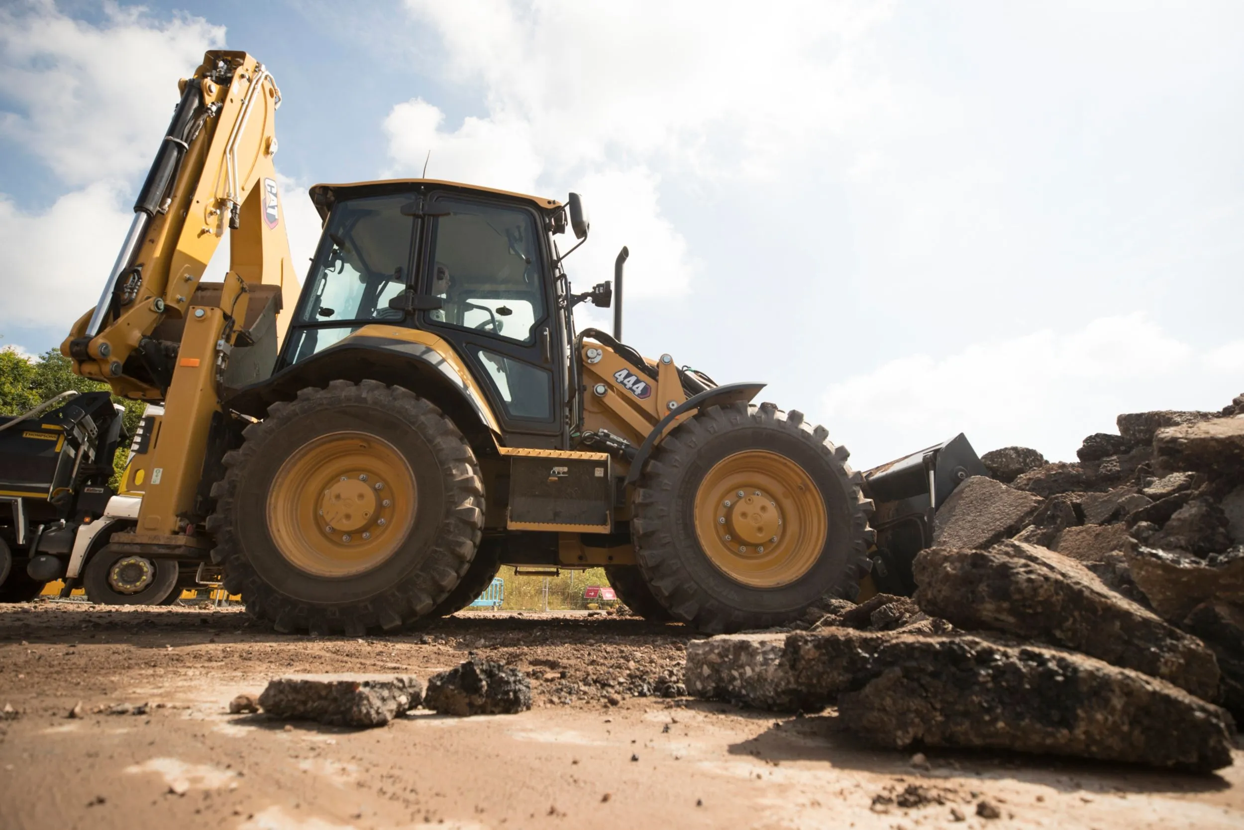 لودر حفار CAT 444F مستعمل
