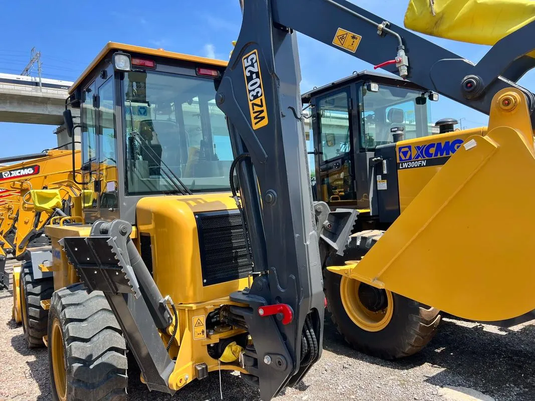 لودر حفار XCMG WZ30-25 مستعمل1