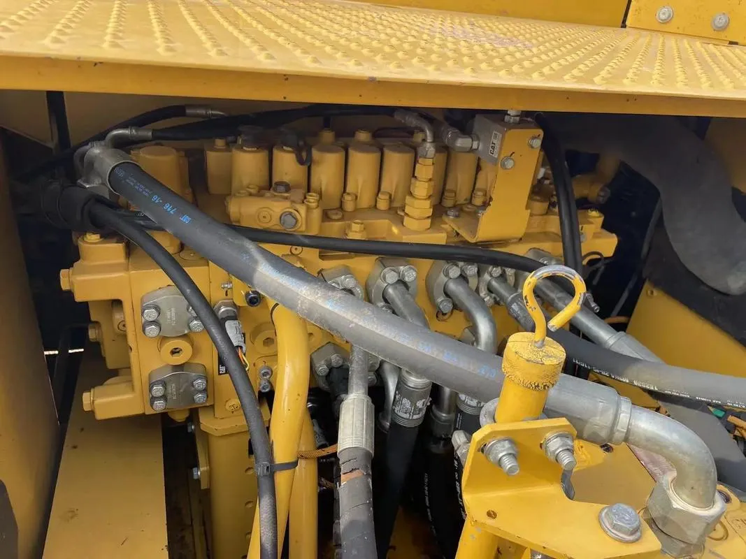 الحفارة المتوسطة المستعملة CAT 330GC2