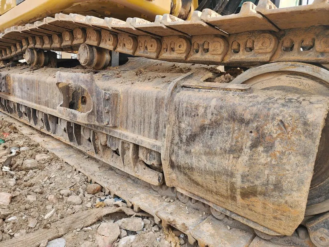 الحفارة الكبيرة المستعملة CAT 3523