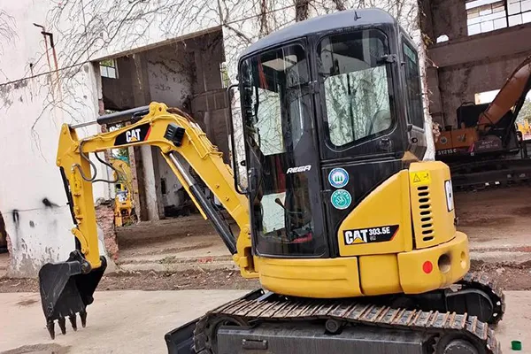حفارة صغيرة مستعملة CAT 303.5 CR